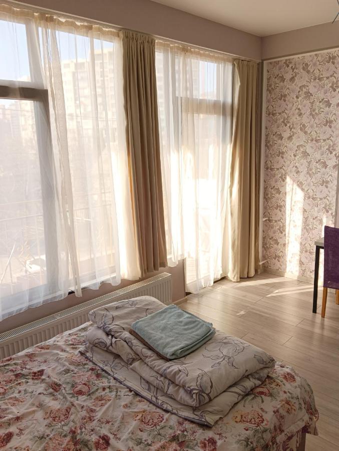 Mary'S Cozy & Lovely Studio On Very Quiet Khosharauli Street Tbilisi Bagian luar foto